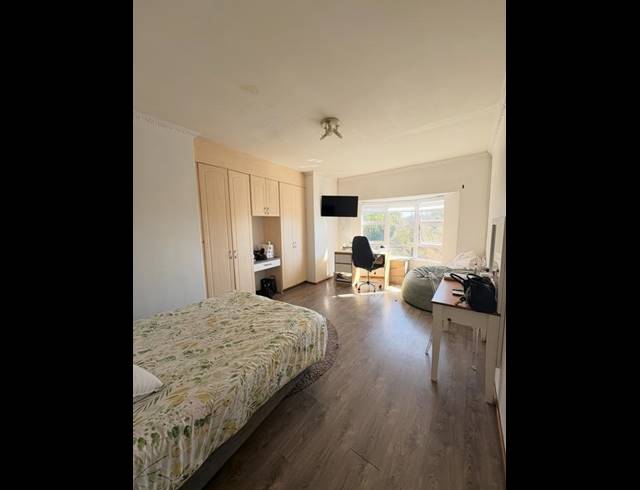 4 BEDROOM TOWNHOUSE FOR SALE IN GLENHAZEL